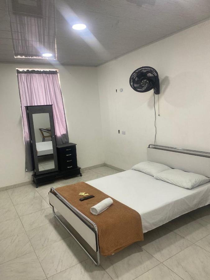 Petronio'S Hostel Кали Экстерьер фото