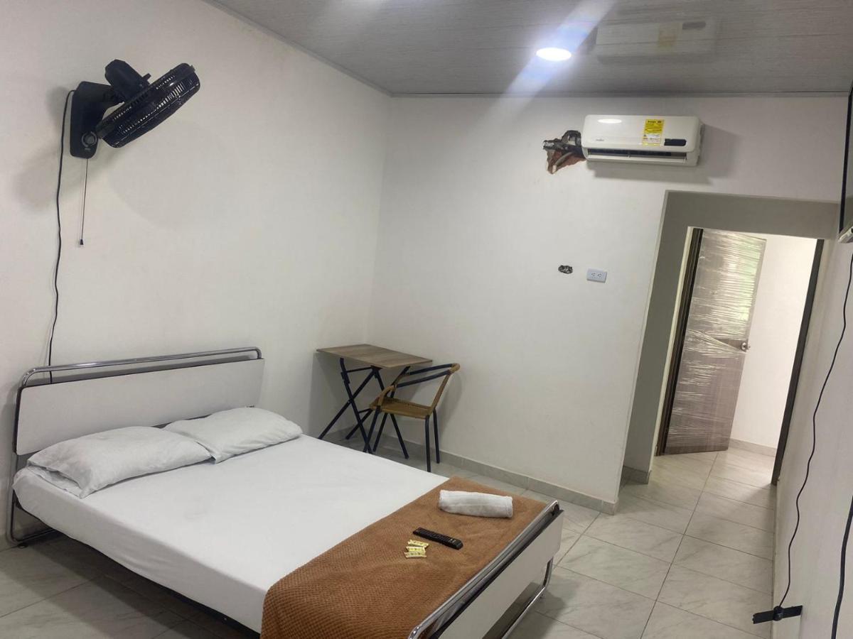 Petronio'S Hostel Кали Экстерьер фото