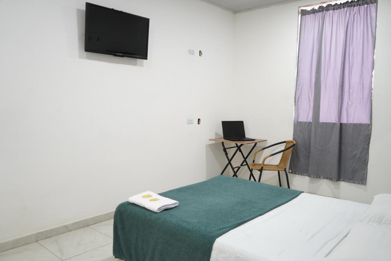 Petronio'S Hostel Кали Экстерьер фото