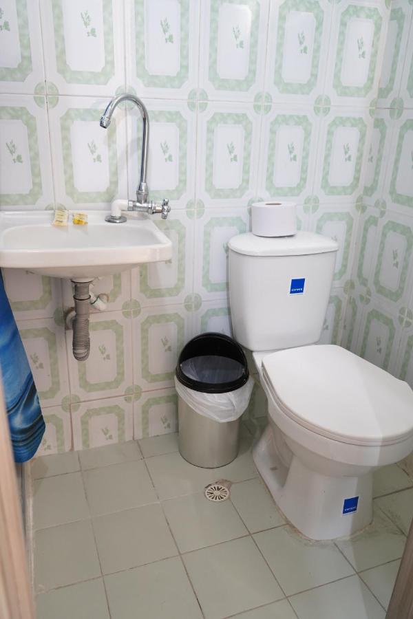 Petronio'S Hostel Кали Экстерьер фото